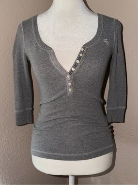 Vintage Y2K Abercrombie 2000s 3/4 Sleeve Henley Top